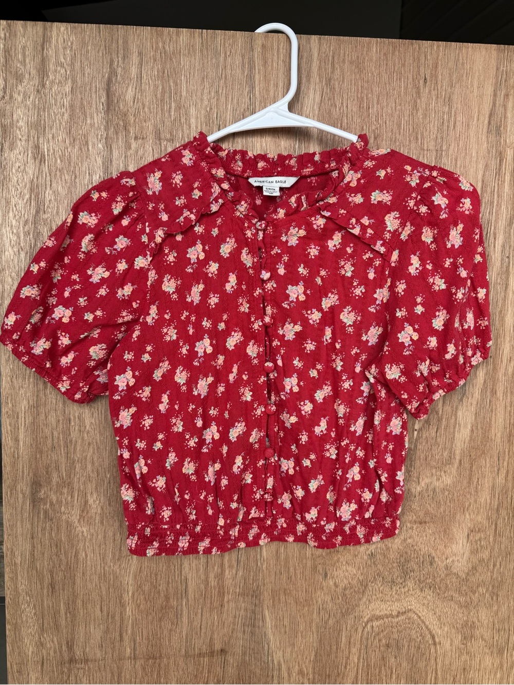 American Eagle Outfitters red ditsy floral button-front crop blouse